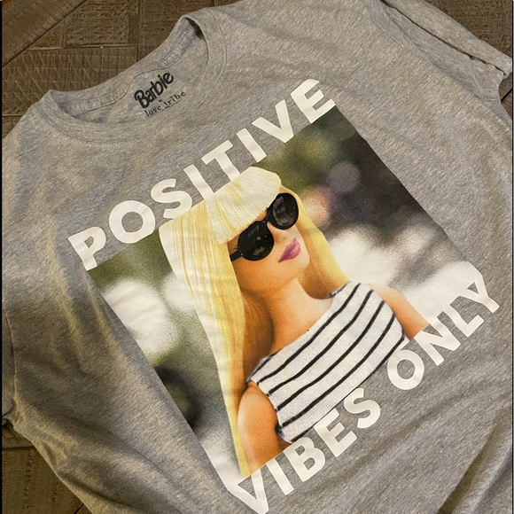 Barbie t shirt - Picture 2 of 6